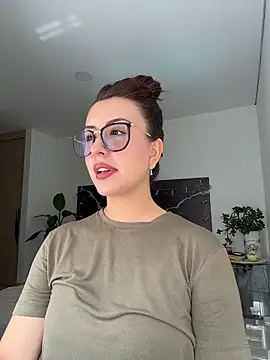 Snapshot of EmaSaenz chatting on 18, 2, 2026 EmaSaenz online show from 18, 2, 2026