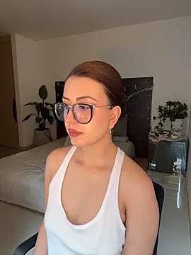 Snapshot of EmaSaenz chatting on 20, 2, 2026 EmaSaenz online show from 20, 2, 2026