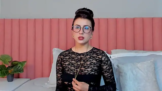 Snapshot of EmaSaenz chatting on 20, 3, 2026 EmaSaenz online show from 20, 3, 2026