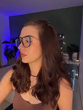 Snapshot of EmaSaenz chatting on 16, 4, 2026 EmaSaenz online show from 16, 4, 2026