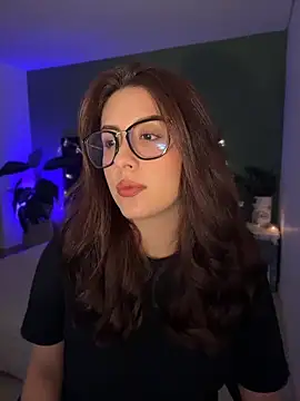 Snapshot of EmaSaenz chatting on 21, 4, 2026 EmaSaenz online show from 21, 4, 2026