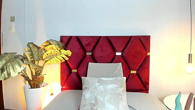 Emilywatsonn online show from 15, 2, 2026