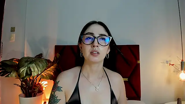 Emilywatsonn online show from 9, 4, 2026