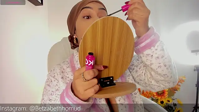 Snapshot of BetzabethHomud0 chatting on 9, 4, 2026 BetzabethHomud0 online show from 9, 4, 2026