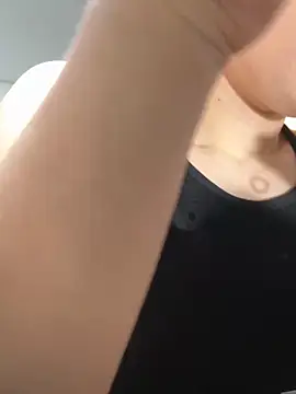 Amelia Rouse online show from 11, 9, 2025