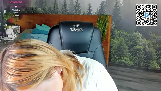 Stacy Luv online show from 8, 10, 2025