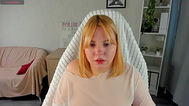 Stacy Luv online show from 24, 11, 2025