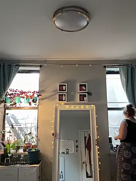 sylviahhh online show from 31, 3, 2026