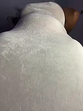 Snapshot of Cherrytowild chatting on 8, 1, 2026 Cherrytowild online show from 8, 1, 2026