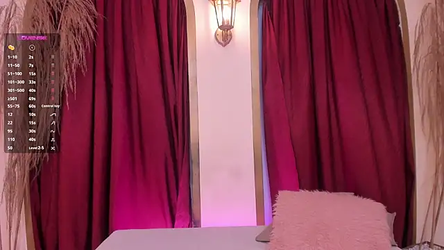 lexiethompson  online show from 5, 11, 2025