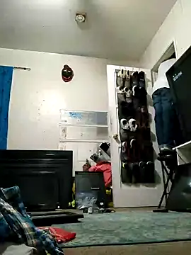 Snapshot of LongDickZee562 chatting on 6, 12, 2024 LongDickZee562 online show from 6, 12, 2024