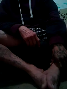 Snapshot of LongDickZee562 chatting on 20, 2, 2025 LongDickZee562 online show from 20, 2, 2025