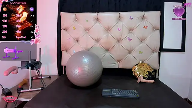 Snapshot of cleopatraa chatting on 3, 3, 2026 cleopatraa online show from 3, 3, 2026