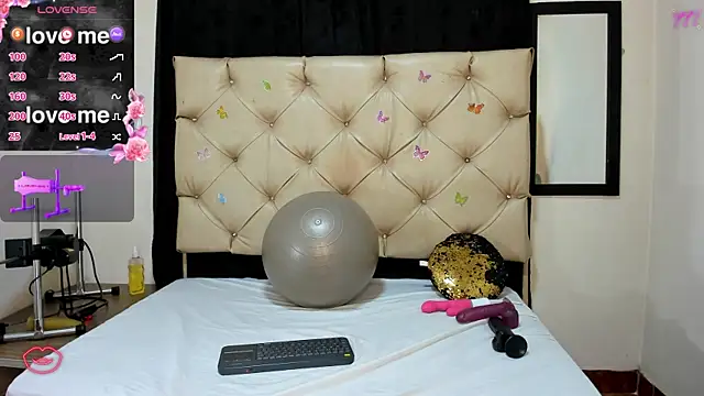 Snapshot of cleopatraa chatting on 13, 4, 2026 cleopatraa online show from 13, 4, 2026