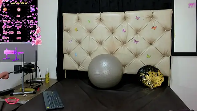 Snapshot of cleopatraa chatting on 14, 4, 2026 cleopatraa online show from 14, 4, 2026
