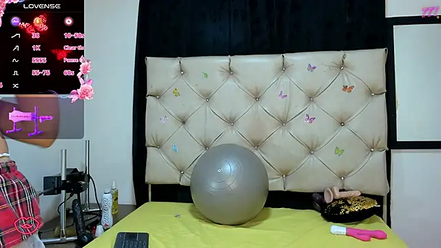 Snapshot of cleopatraa chatting on 15, 4, 2026 cleopatraa online show from 15, 4, 2026