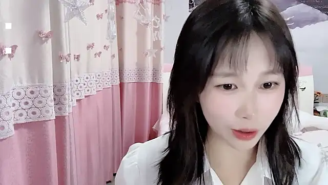 Snapshot of Shleybaby chatting on 29, 10, 2025 Shleybaby online show from 29, 10, 2025