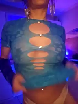 Snapshot of Luna_Kitanna chatting on 6, 12, 2024 Luna Kitanna online show from 6, 12, 2024