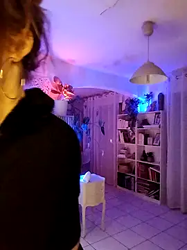 Snapshot of Luna_Kitanna chatting on 10, 11, 2025 Luna Kitanna online show from 10, 11, 2025