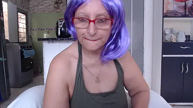 Snapshot of Lilly_macflyy chatting on 8, 9, 2025 Lilly macflyy online show from 8, 9, 2025