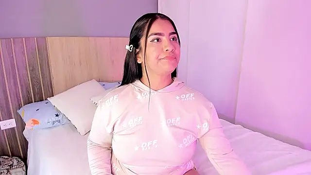 Snapshot of hannnasmith chatting on 12, 11, 2025 hannnasmith online show from 12, 11, 2025