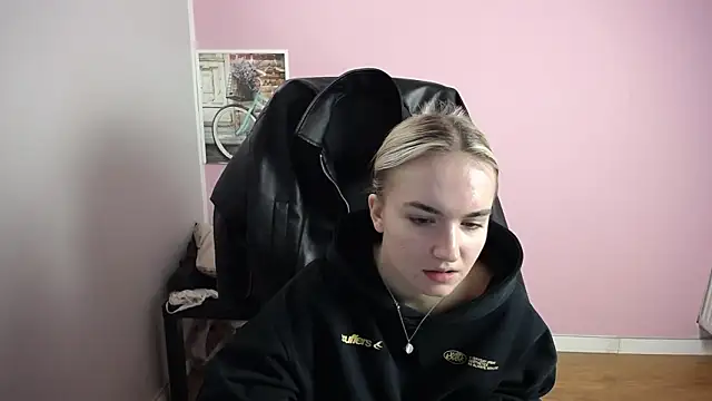 viktoria lovely online show from 6, 3, 2026