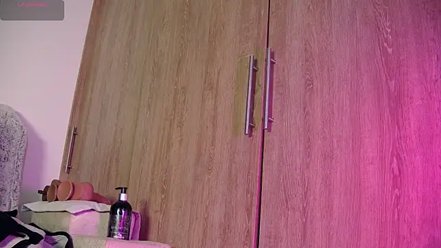 aidaadams online show from 14, 11, 2025