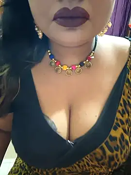 Snapshot of YR-SHIVANI chatting on 13, 9, 2025 YR-SHIVANI online show from 13, 9, 2025