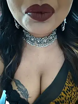 Snapshot of YR-SHIVANI chatting on 7, 11, 2025 YR-SHIVANI online show from 7, 11, 2025