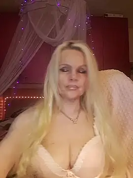 Snapshot of Angeldevilus chatting on 19, 4, 2026 Angeldevilus online show from 19, 4, 2026