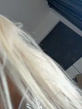 Snapshot of violettabunny03 chatting on 3, 2, 2026 violettabunny03 online show from 3, 2, 2026