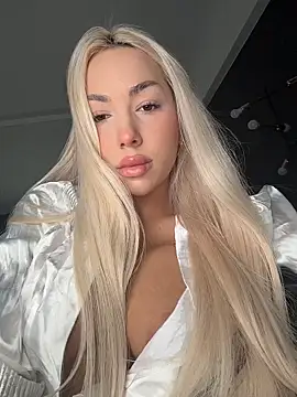 Snapshot of violettabunny03 chatting on 13, 2, 2026 violettabunny03 online show from 13, 2, 2026