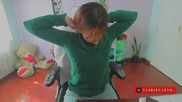 Scarletleon77 online show from 14, 1, 2025