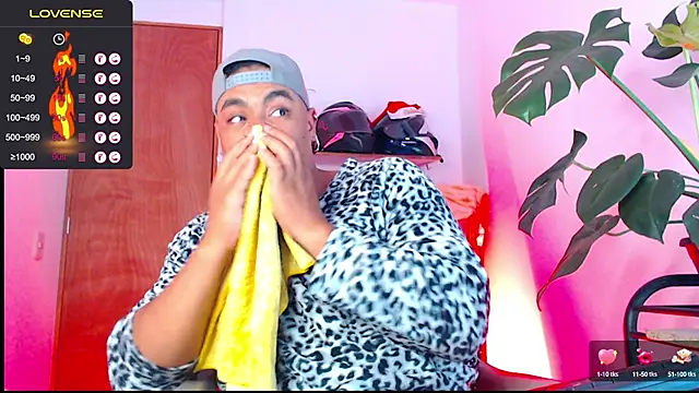 Snapshot of yosoy_enzo2020 chatting on 29, 12, 2024 yosoy enzo2020 online show from 29, 12, 2024