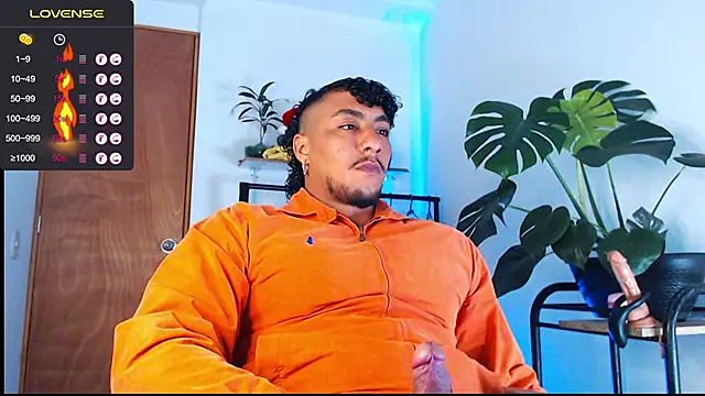 Snapshot of yosoy_enzo2020 chatting on 31, 12, 2024 yosoy enzo2020 online show from 31, 12, 2024