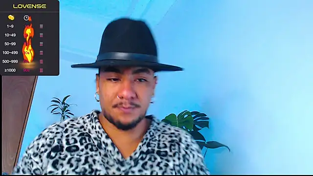 Snapshot of yosoy_enzo2020 chatting on 8, 1, 2025 yosoy enzo2020 online show from 8, 1, 2025