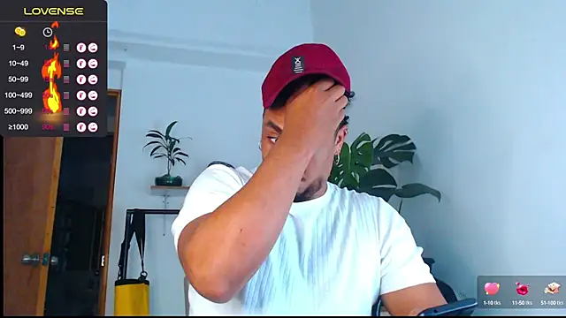 Snapshot of yosoy_enzo2020 chatting on 11, 1, 2025 yosoy enzo2020 online show from 11, 1, 2025