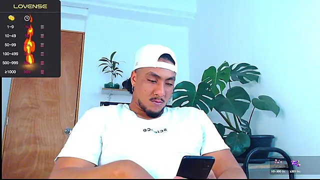 Snapshot of yosoy_enzo2020 chatting on 20, 1, 2025 yosoy enzo2020 online show from 20, 1, 2025