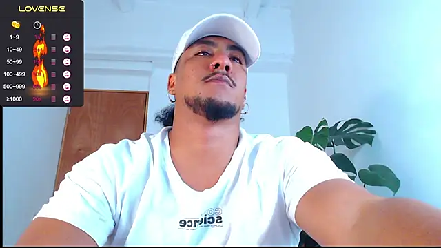 Snapshot of yosoy_enzo2020 chatting on 20, 1, 2025 yosoy enzo2020 online show from 20, 1, 2025