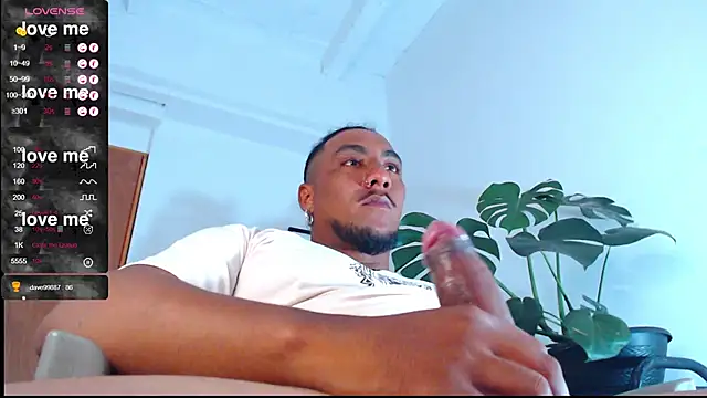 Snapshot of yosoy_enzo2020 chatting on 19, 2, 2025 yosoy enzo2020 online show from 19, 2, 2025