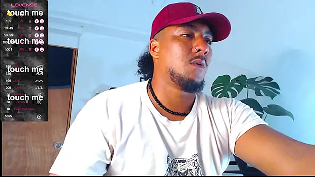 Snapshot of yosoy_enzo2020 chatting on 22, 2, 2025 yosoy enzo2020 online show from 22, 2, 2025