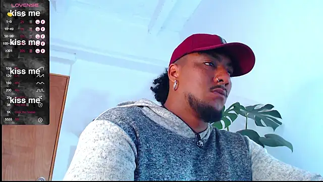 Snapshot of yosoy_enzo2020 chatting on 25, 2, 2025 yosoy enzo2020 online show from 25, 2, 2025