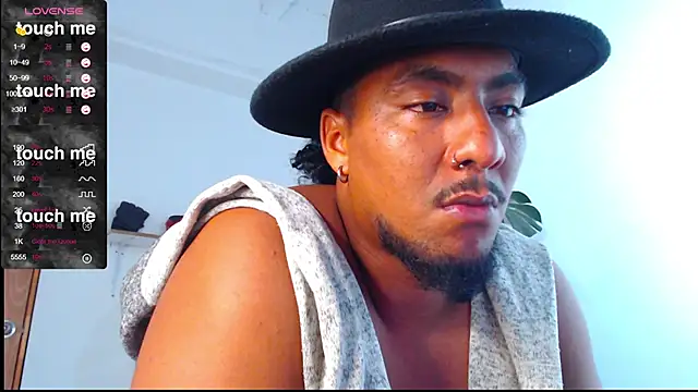 Snapshot of yosoy_enzo2020 chatting on 28, 2, 2025 yosoy enzo2020 online show from 28, 2, 2025