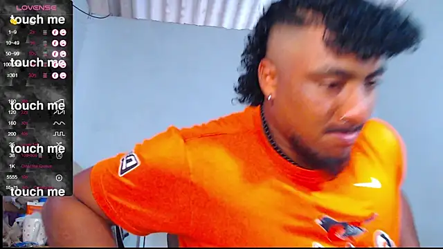 Snapshot of yosoy_enzo2020 chatting on 10, 3, 2025 yosoy enzo2020 online show from 10, 3, 2025