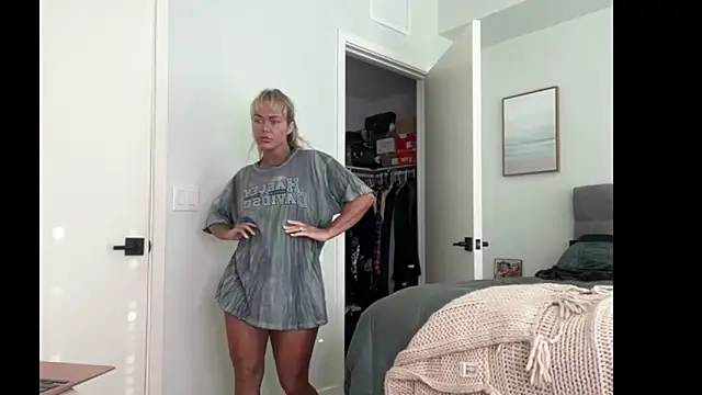 ElenaErickson online show from 17, 5, 2026