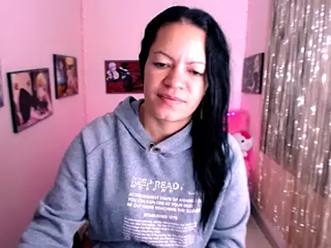 Snapshot of Cristal_w chatting on 14, 1, 2025 Cristal w online show from 14, 1, 2025