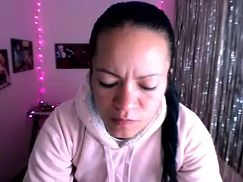 Snapshot of Cristal_w chatting on 30, 1, 2025 Cristal w online show from 30, 1, 2025