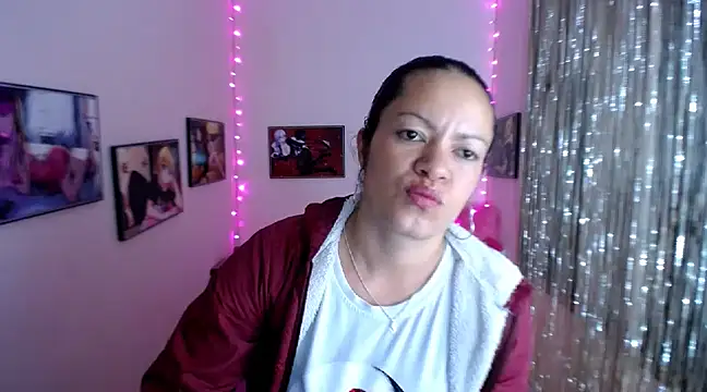 Snapshot of Cristal_w chatting on 26, 2, 2025 Cristal w online show from 26, 2, 2025
