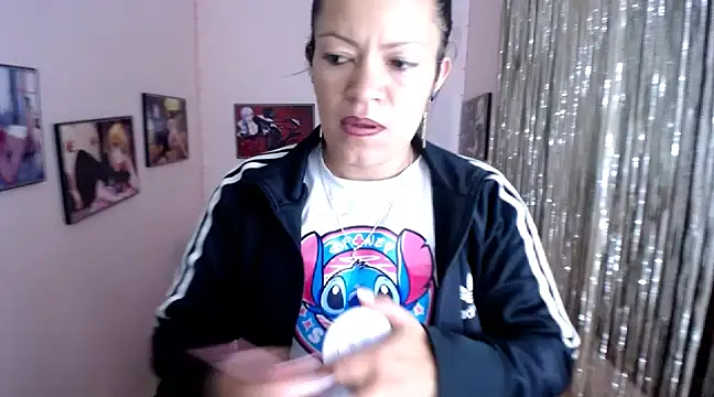 Snapshot of Cristal_w chatting on 4, 3, 2025 Cristal w online show from 4, 3, 2025