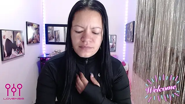 Snapshot of Cristal_w chatting on 7, 10, 2025 Cristal w online show from 7, 10, 2025
